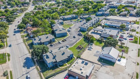 Aerial view of Dakota Apartments and the surrounding neighborhood