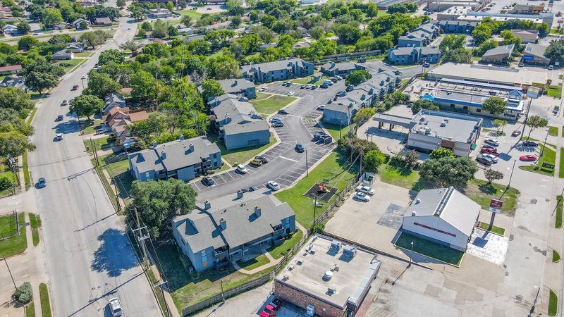 Aerial view of Dakota Apartments and the surrounding neighborhood